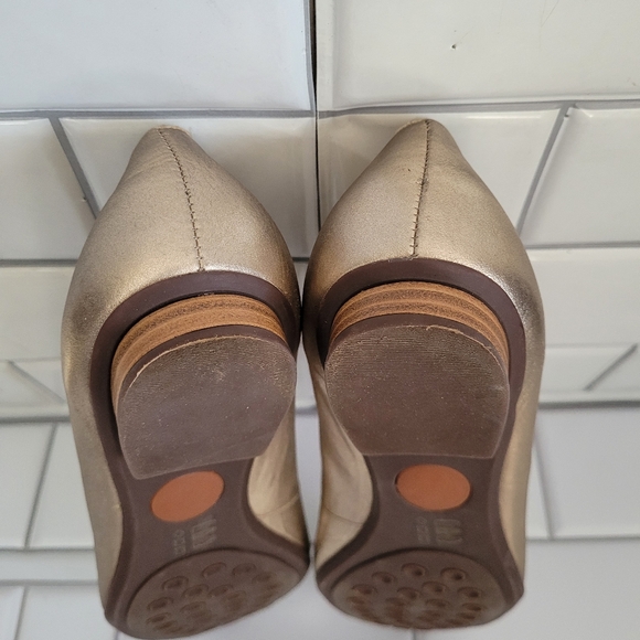 Wirth Ladies Soft Leather Ballet Style Flat Color Metallic Gold Rubber Sole Si - Picture 6 of 9